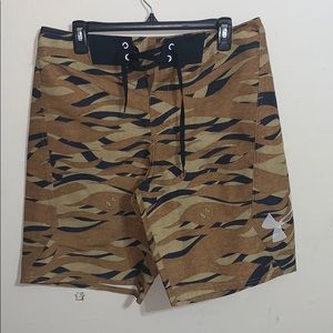 Under Armor Heat Gear board shorts SZ32e